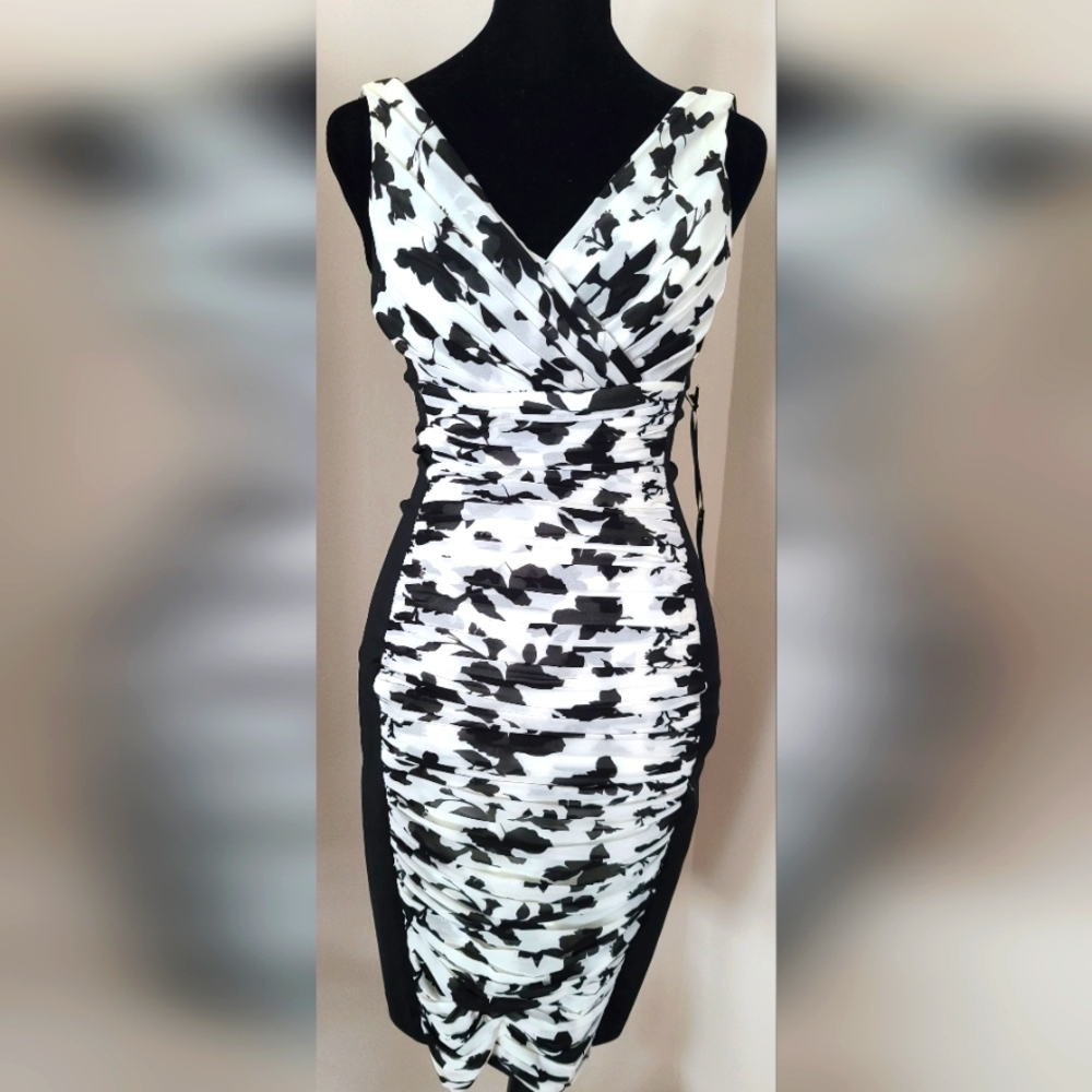 White House Black Market Instantly Slimming Floral Dress Size 0 NWT